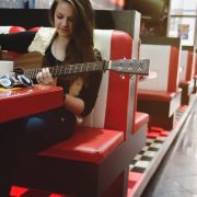 Sigma_Guitars_Anna_Lukov_05